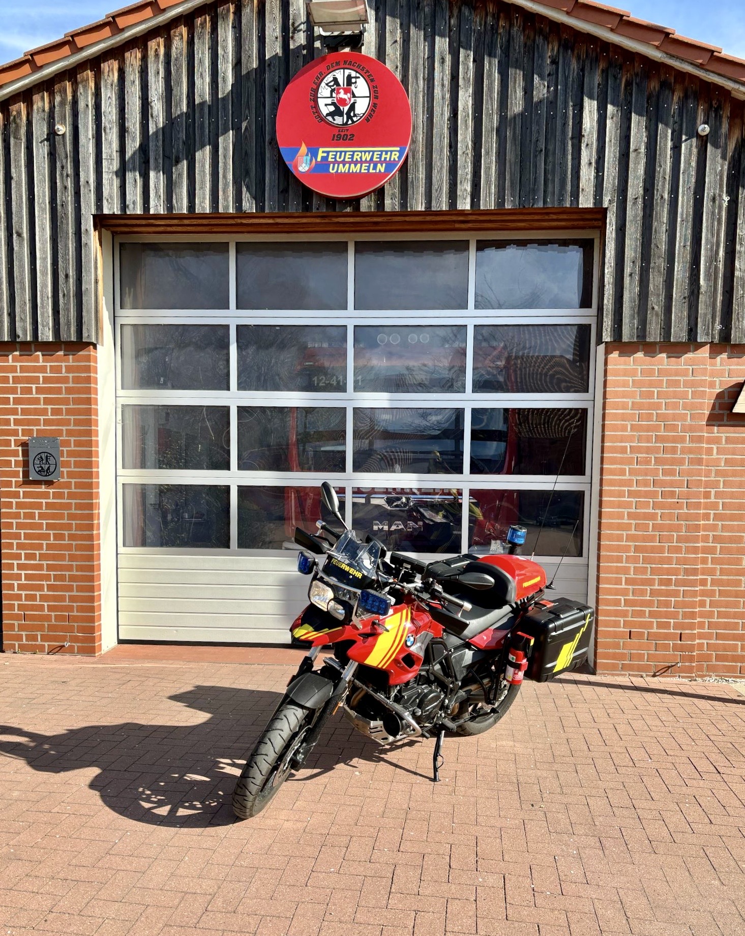 Feuerwehr setzt auf neue Mobilität: Feuerwehr-Krad offiziell in Dienst gestellt